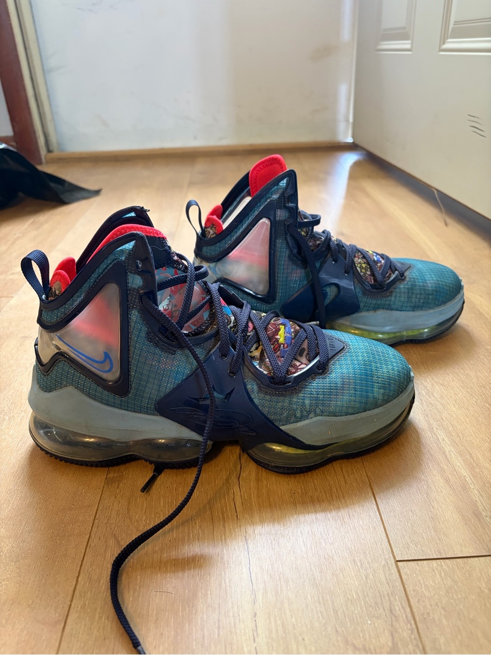 Nike LeBron James 19s men’s basketball shoes